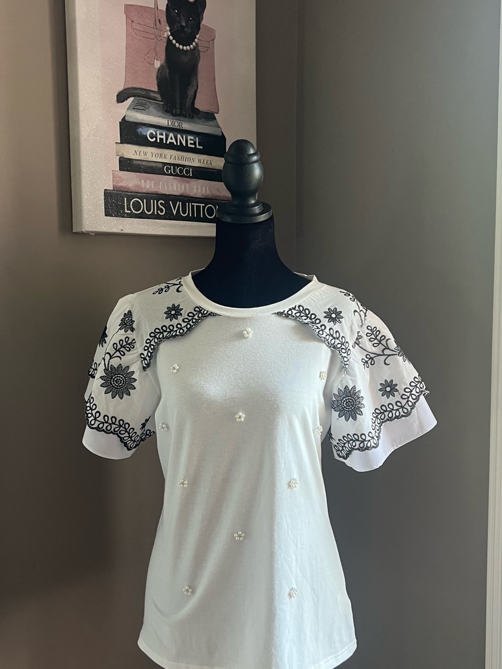 Pre-loved White Embroidered Flutter Sleeve Women's Top
